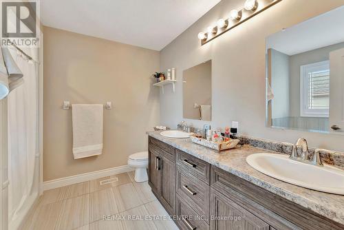 200 Birkinshaw Road, Cambridge, ON - Indoor Photo Showing Bathroom