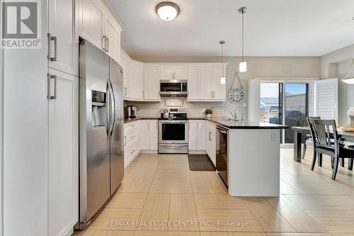 200 Birkinshaw Road, Cambridge, ON - Indoor Photo Showing Kitchen With Stainless Steel Kitchen With Upgraded Kitchen