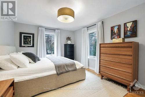 18 Birch Avenue, Ottawa, ON - Indoor Photo Showing Bedroom