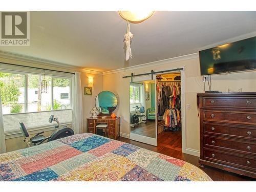 144 Crown Crescent, Vernon, BC - Indoor Photo Showing Bedroom