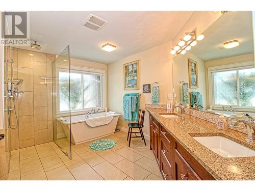 144 Crown Crescent, Vernon, BC - Indoor Photo Showing Bathroom