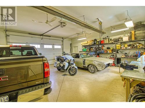 144 Crown Crescent, Vernon, BC - Indoor Photo Showing Garage