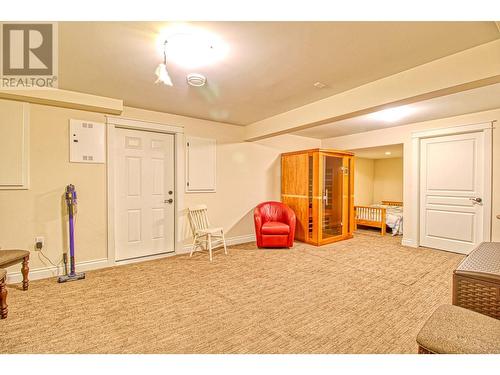 144 Crown Crescent, Vernon, BC - Indoor Photo Showing Other Room