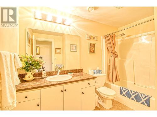 144 Crown Crescent, Vernon, BC - Indoor Photo Showing Bathroom