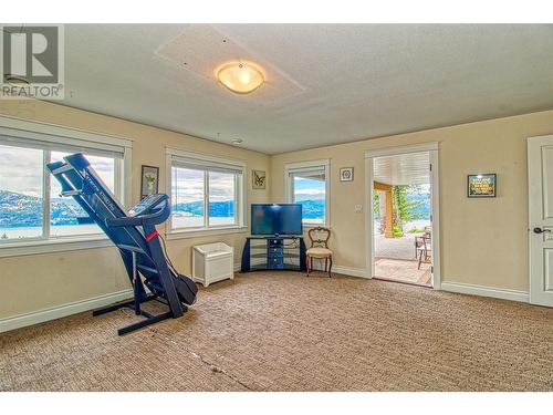 144 Crown Crescent, Vernon, BC - Indoor Photo Showing Gym Room