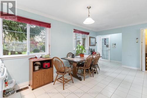 327 Base Line Road W, London, ON - Indoor Photo Showing Dining Room