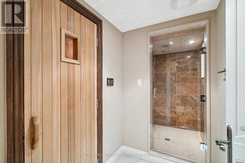 117 Upper Canada Drive, Toronto, ON - Indoor Photo Showing Bathroom