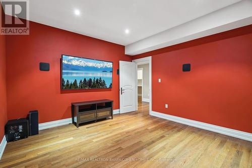 117 Upper Canada Drive, Toronto, ON - Indoor Photo Showing Other Room