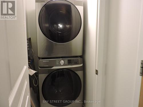 905 - 503 Beecroft Road, Toronto, ON - Indoor Photo Showing Laundry Room