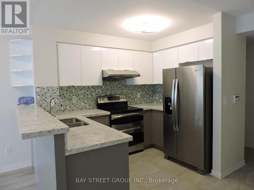 905 - 503 Beecroft Road, Toronto, ON - Indoor Photo Showing Kitchen With Stainless Steel Kitchen With Double Sink With Upgraded Kitchen