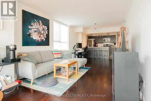 904 - 95 Lombard Street, Toronto, ON - Indoor Photo Showing Living Room