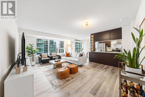 3110 - 25 Town Centre Court, Toronto, ON - Indoor Photo Showing Living Room