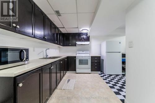 931 Montreal Street, Midland, ON - Indoor Photo Showing Kitchen