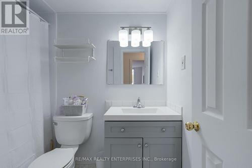 209 - 975 Warwick Court, Burlington, ON - Indoor Photo Showing Bathroom