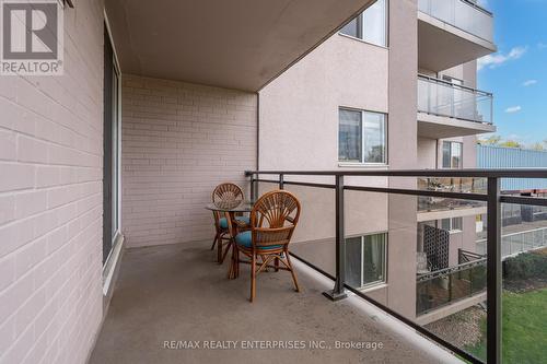 209 - 975 Warwick Court, Burlington, ON - Outdoor With Exterior