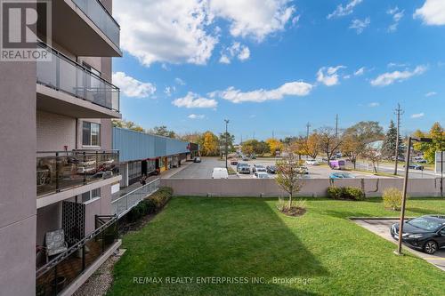 209 - 975 Warwick Court, Burlington, ON - Outdoor