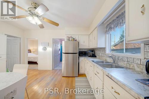 1660 Barbertown Road, Mississauga, ON - Indoor Photo Showing Kitchen With Double Sink