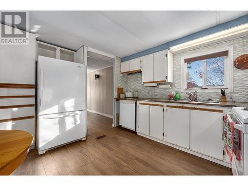 1020 Cody Road, Cache Creek, BC - Indoor Photo Showing Kitchen