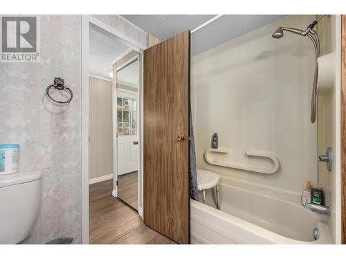 1020 Cody Road, Cache Creek, BC - Indoor Photo Showing Bathroom