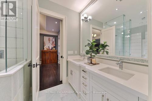 79 Pinewood Trail, Mississauga, ON - Indoor Photo Showing Bathroom