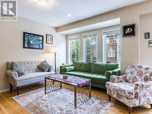 20 - 619 Evans Avenue, Toronto, ON - Indoor Photo Showing Living Room