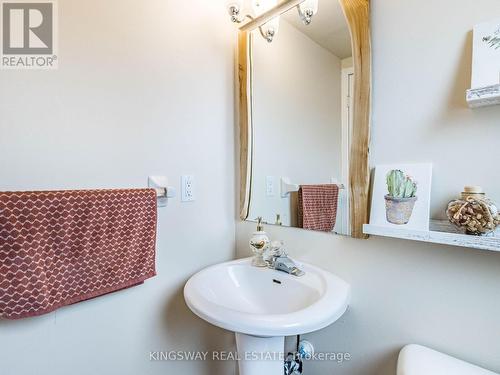 20 - 619 Evans Avenue, Toronto, ON - Indoor Photo Showing Bathroom