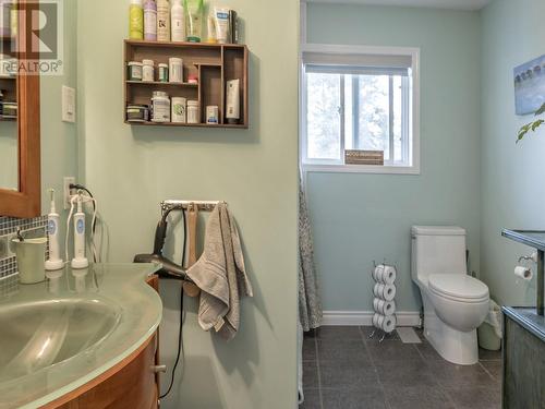 2735 Northview Place, Lake Country, BC - Indoor Photo Showing Bathroom