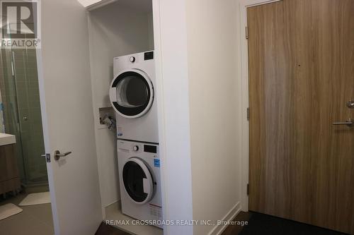 315 - 3100 Keele Street, Toronto, ON - Indoor Photo Showing Laundry Room