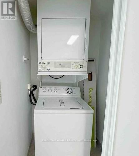 1406 - 2545 Erin Centre Boulevard, Mississauga, ON - Indoor Photo Showing Laundry Room