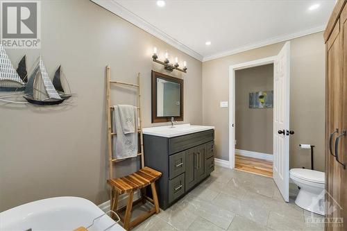 2586 Wilhaven Drive, Cumberland, ON - Indoor Photo Showing Bathroom