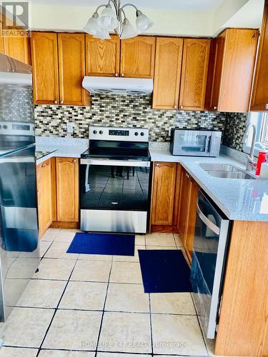 24 Beeston Road, Brampton, ON - Indoor Photo Showing Kitchen