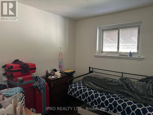 34 Burgby Avenue, Brampton, ON - Indoor Photo Showing Bedroom