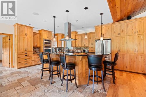 1559 York Road, Niagara-On-The-Lake, ON - Indoor Photo Showing Kitchen With Upgraded Kitchen