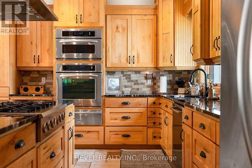 1559 York Road, Niagara-On-The-Lake, ON - Indoor Photo Showing Kitchen