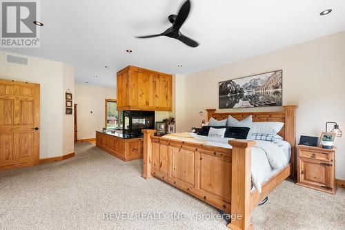 1559 York Road, Niagara-On-The-Lake, ON - Indoor Photo Showing Bedroom