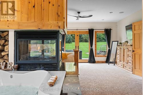 1559 York Road, Niagara-On-The-Lake, ON - Indoor With Fireplace