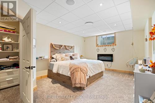 1559 York Road, Niagara-On-The-Lake, ON - Indoor Photo Showing Bedroom