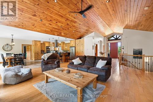 1559 York Road, Niagara-On-The-Lake, ON - Indoor Photo Showing Living Room