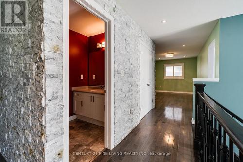 31 Weaver Drive, Hamilton, ON - Indoor Photo Showing Other Room