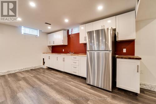 31 Weaver Drive, Hamilton, ON - Indoor Photo Showing Kitchen