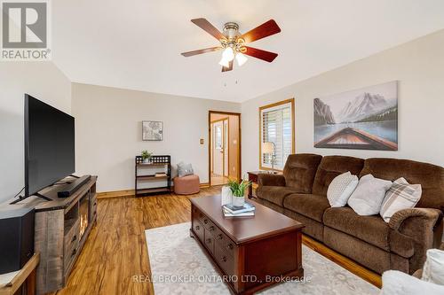 5683 First Line, Erin, ON - Indoor Photo Showing Living Room