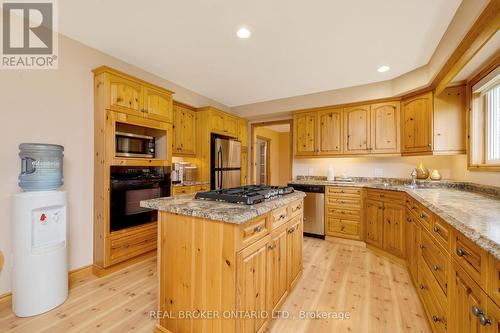 5683 First Line, Erin, ON - Indoor Photo Showing Kitchen