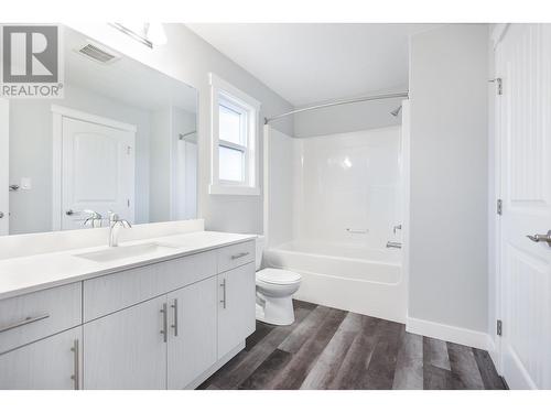 661 Carney Street, Prince George, BC - Indoor Photo Showing Bathroom