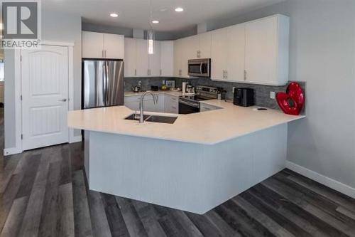 661 Carney Street, Prince George, BC - Indoor Photo Showing Kitchen With Double Sink With Upgraded Kitchen