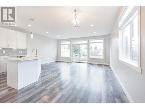 661 Carney Street, Prince George, BC - Indoor Photo Showing Kitchen