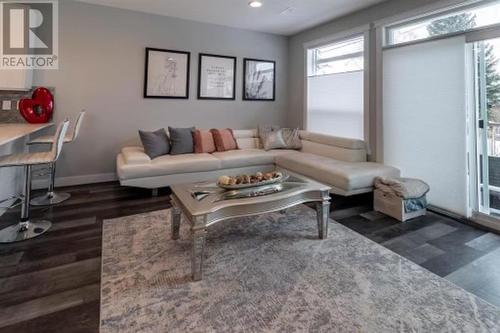 661 Carney Street, Prince George, BC - Indoor Photo Showing Living Room