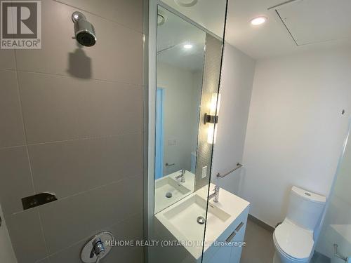 2603 - 33 Helendale Avenue, Toronto, ON - Indoor Photo Showing Bathroom