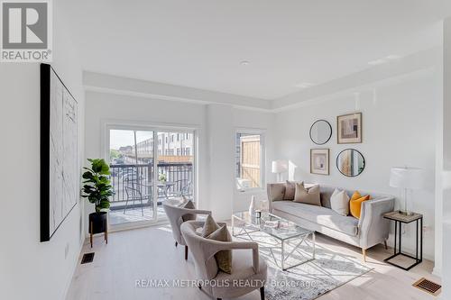 157 Hunt Street, Ajax, ON - Indoor Photo Showing Living Room