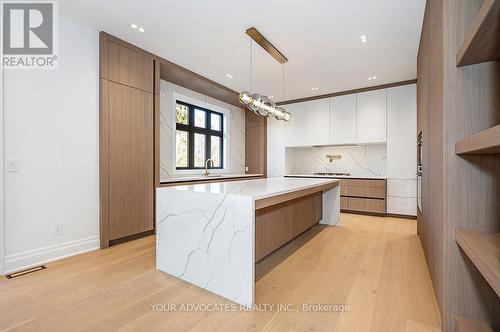 84 Lady Jessica Drive, Vaughan, ON - Indoor Photo Showing Kitchen