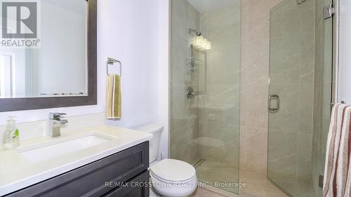 99 Leggott Avenue, Barrie, ON - Indoor Photo Showing Bathroom